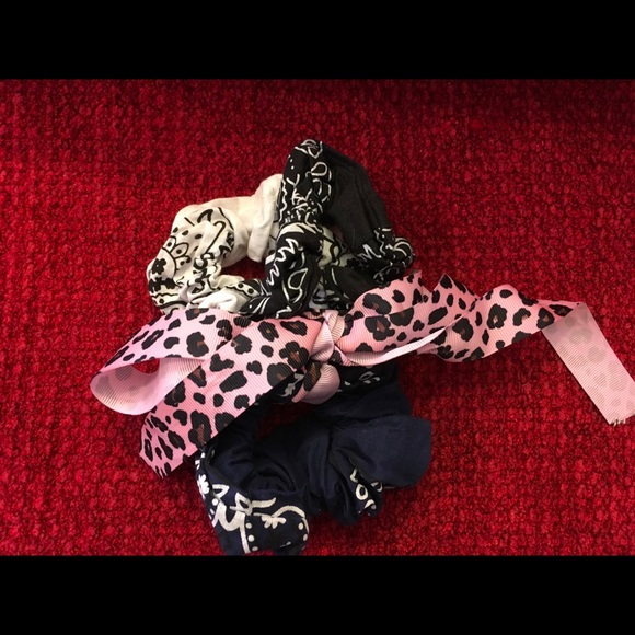 BUNDLE OF HAIR BANDS - Picture 2 of 2